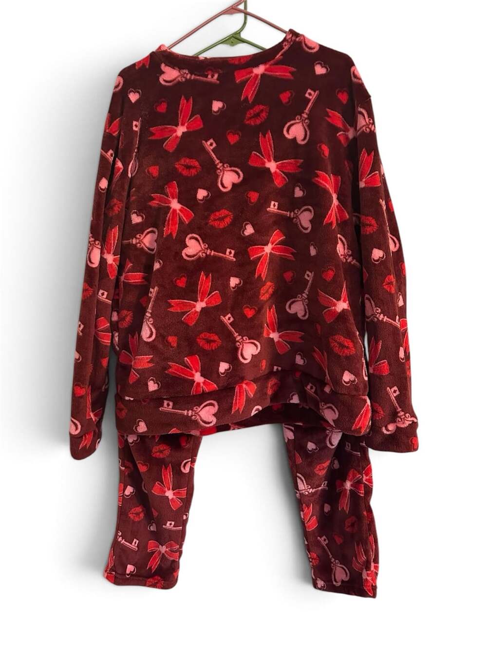 Angel Cult Pajama Set 1XL Red Heart Bow Key Lip Print